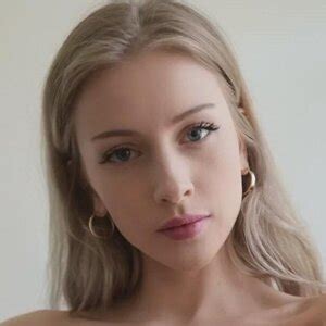 msfiiire naked|Watch MSFIIIRE AKA Emily Taylor POV Pussy Masturbation。